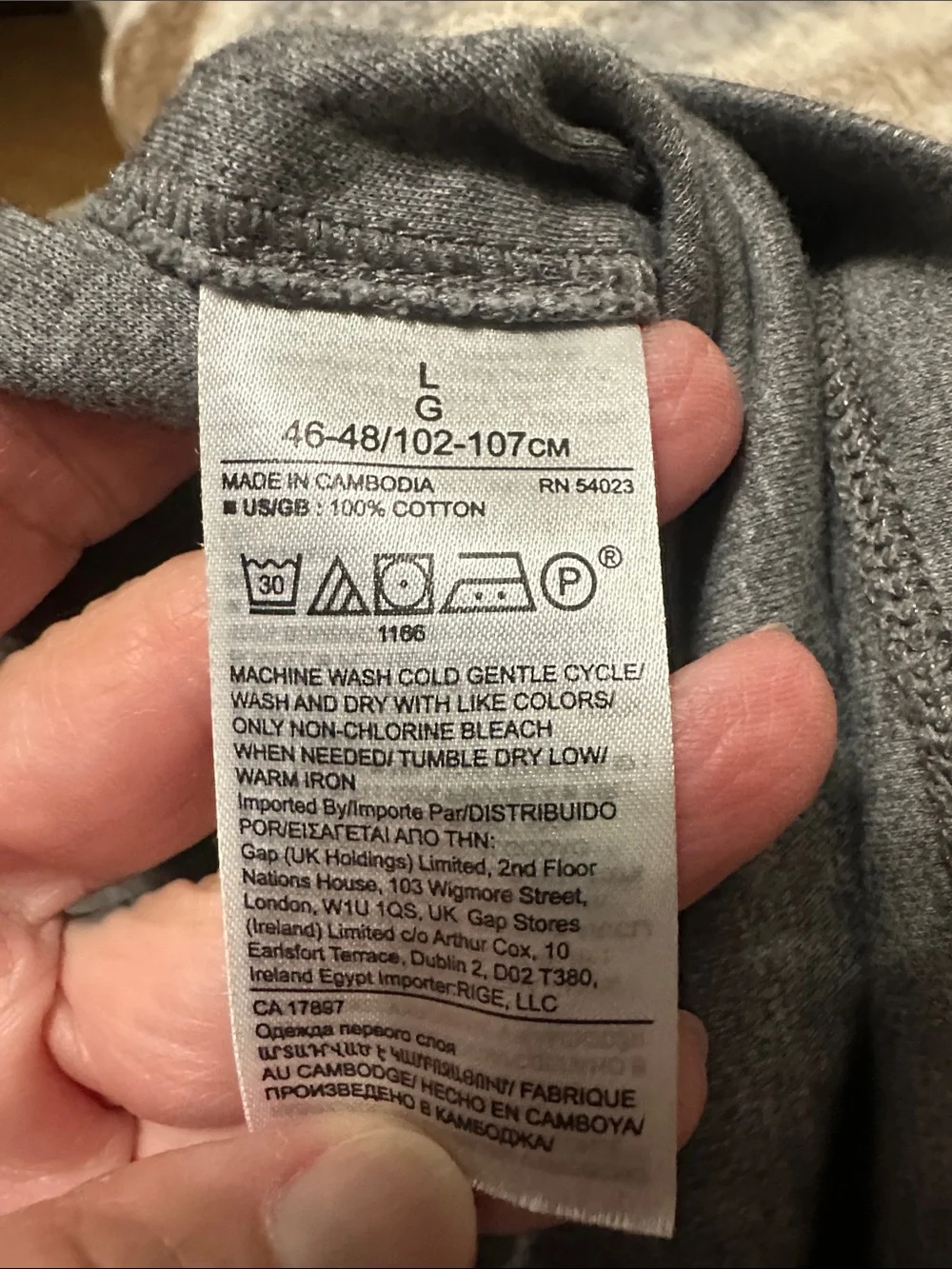 Banana Republic Luxury Men's Classic V-Neck T-Shirt Gray large